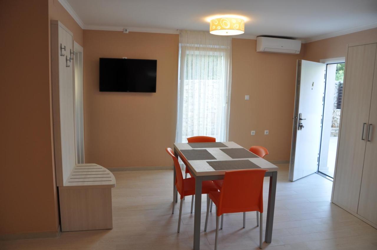 Apartments Prestige Петрчане Екстер'єр фото