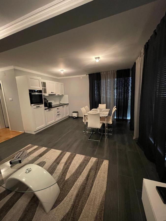 Apartments Prestige Петрчане Екстер'єр фото
