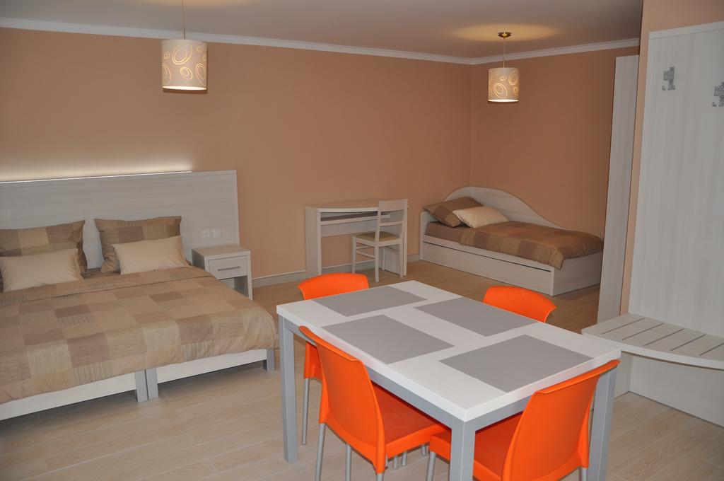 Apartments Prestige Петрчане Екстер'єр фото