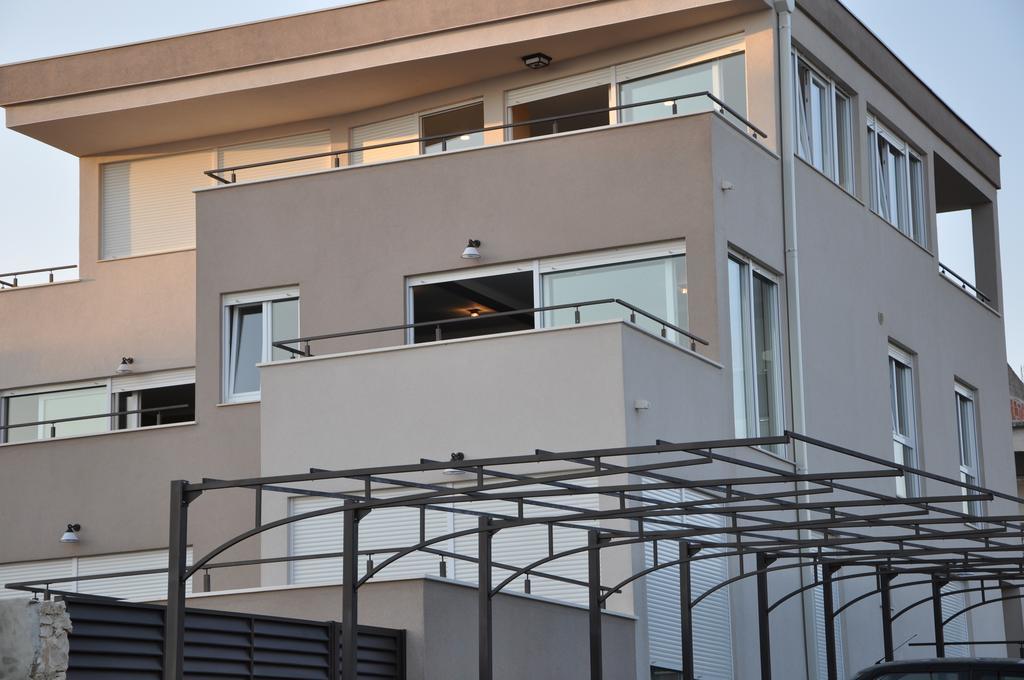 Apartments Prestige Петрчане Екстер'єр фото