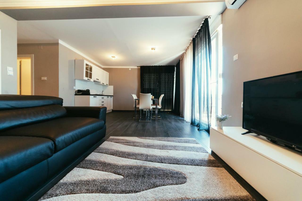 Apartments Prestige Петрчане Екстер'єр фото
