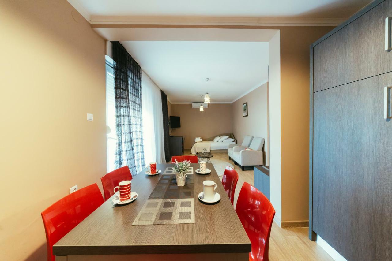 Apartments Prestige Петрчане Екстер'єр фото