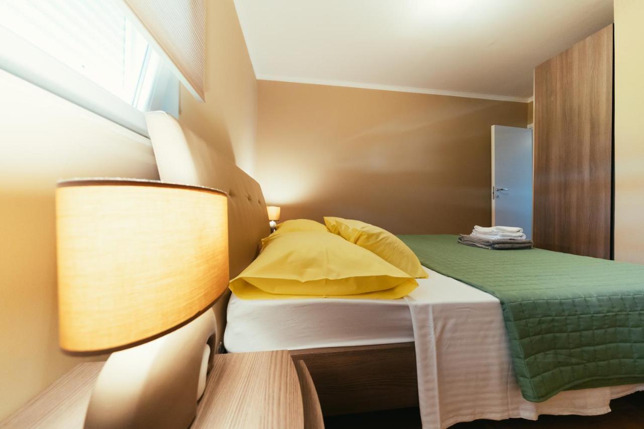 Apartments Prestige Петрчане Екстер'єр фото
